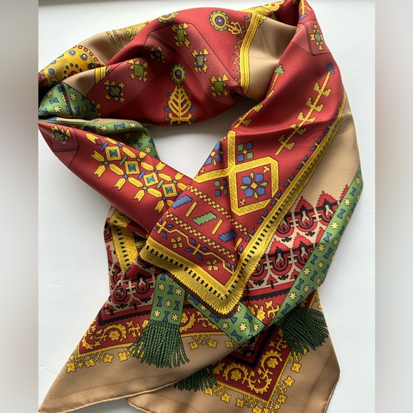 ❣️Hermès BRINS D’OR 100 % Silk Scarf 90 x 90 cm-authentic - Picture 15 of 16